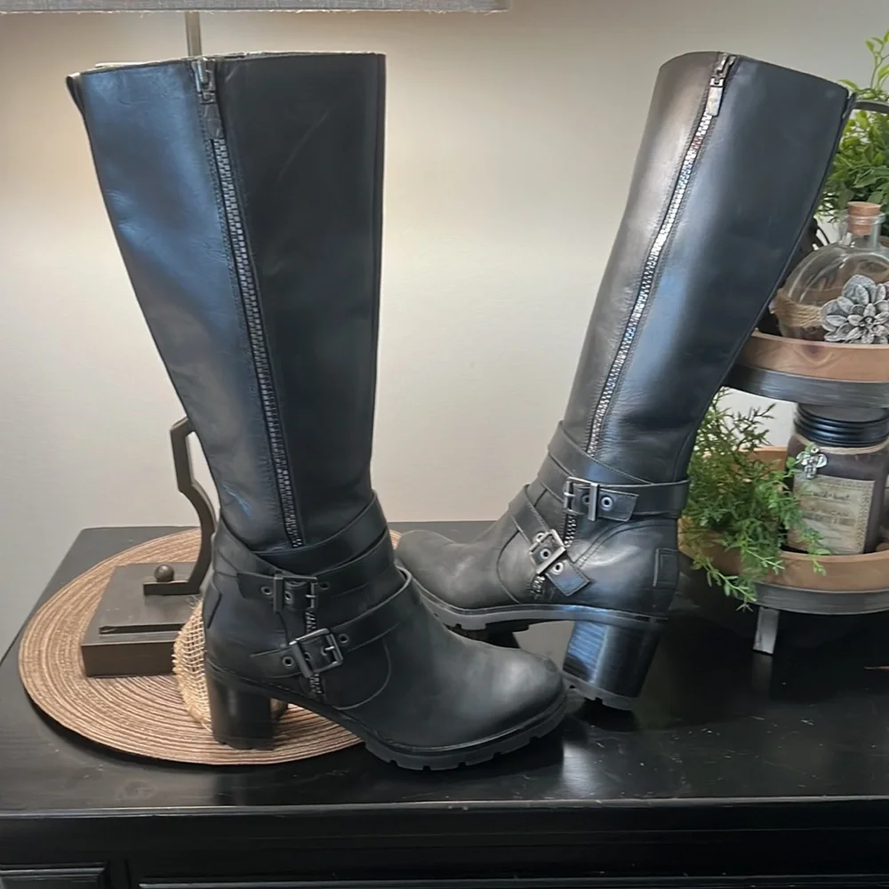 Lana Knee-High Heeled UGG Boots - Picture 8 of 14
